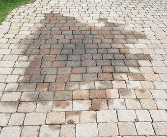 Taches d'huile Ste-Julie